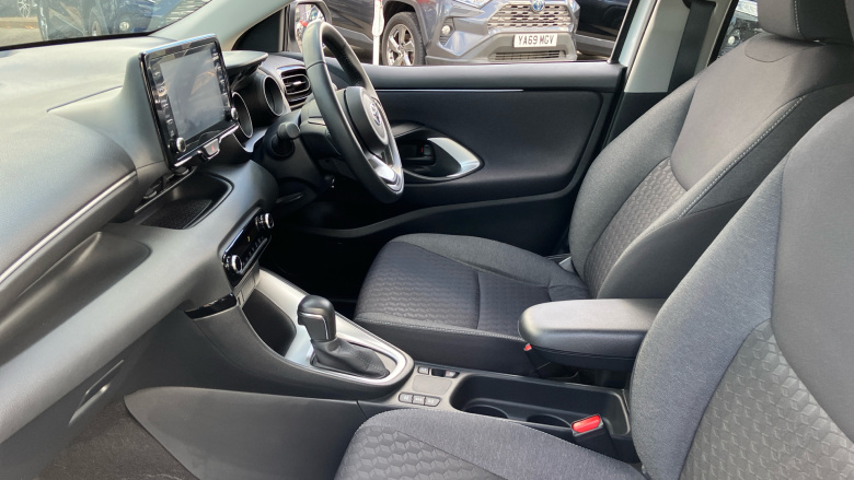 Toyota Yaris 1.5 Hybrid Design 5dr CVT Hybrid Hatchback